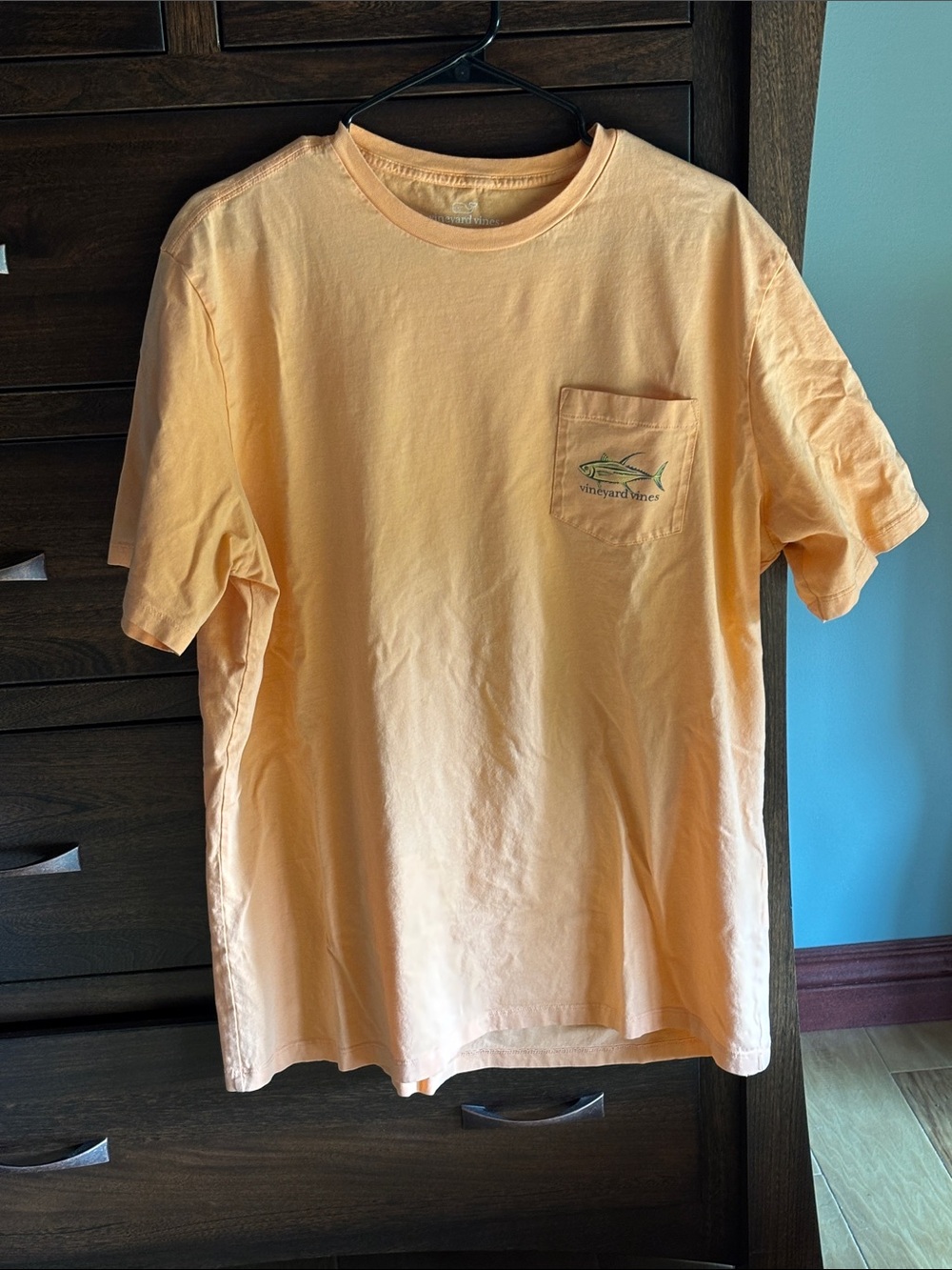 Men’s Vineyard Vines t-shirt